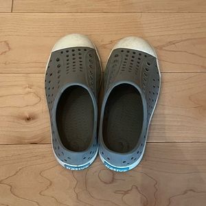 Native Jefferson Shoes (Pigeon Grey) size 10